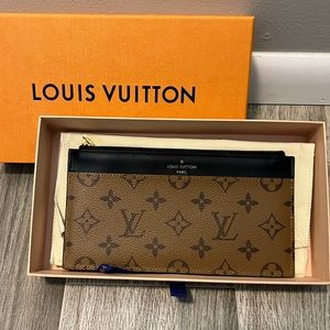 Excellent Condition Louis Vuitton LV Slim Purse (reverse monogram)